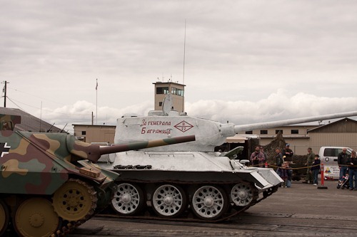 A camo German Jagdpanzer and a white Russian T-34